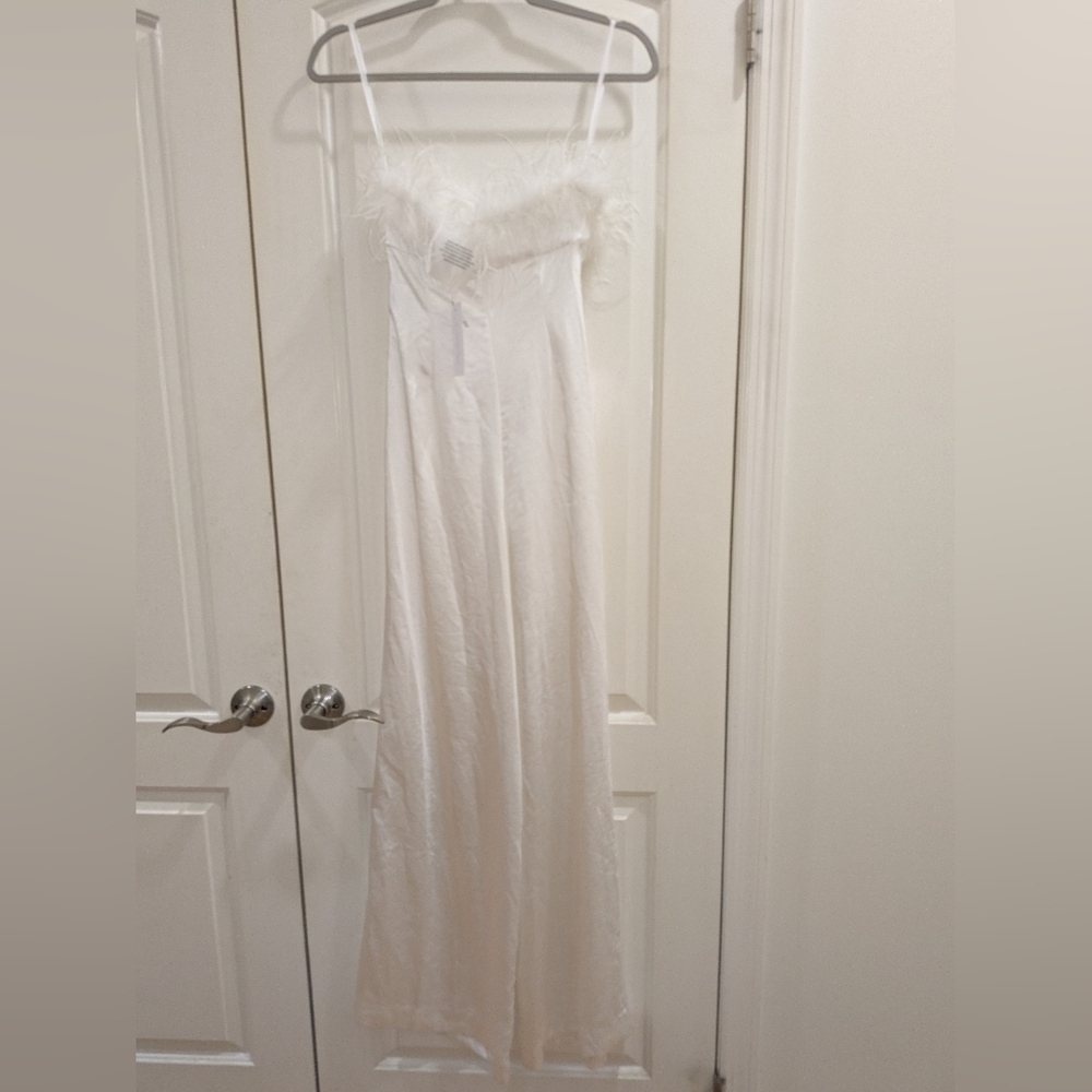 12. NWT LOVERS + FRIENDS MOIRA FEATHER TRIM STRAPLESS JUMPSUIT - Picture 4 of 7